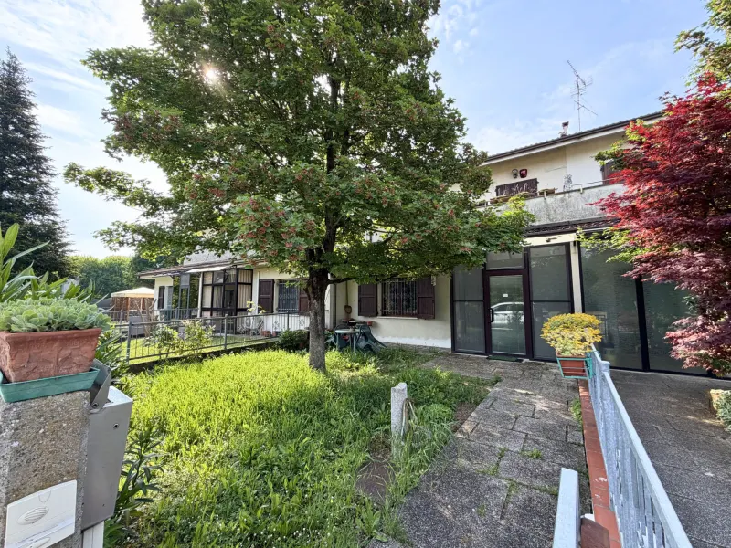 VILLA A SCHIERA CON 3 CAMERE DA LETTO · foto 2