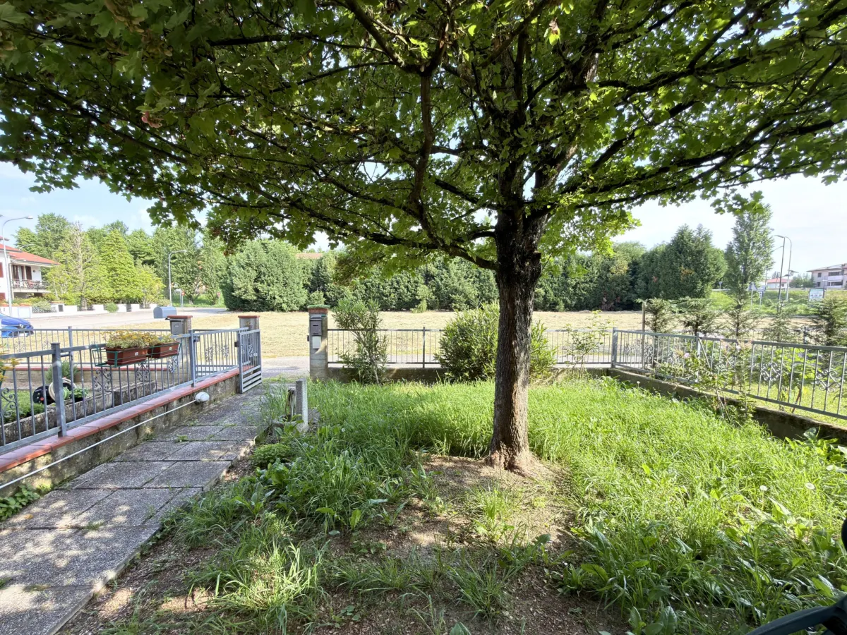 VILLA A SCHIERA CON 3 CAMERE DA LETTO · foto 11