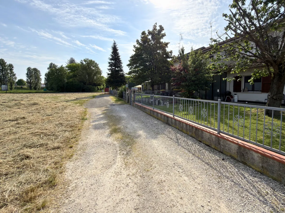 VILLA A SCHIERA CON 3 CAMERE DA LETTO · foto 14