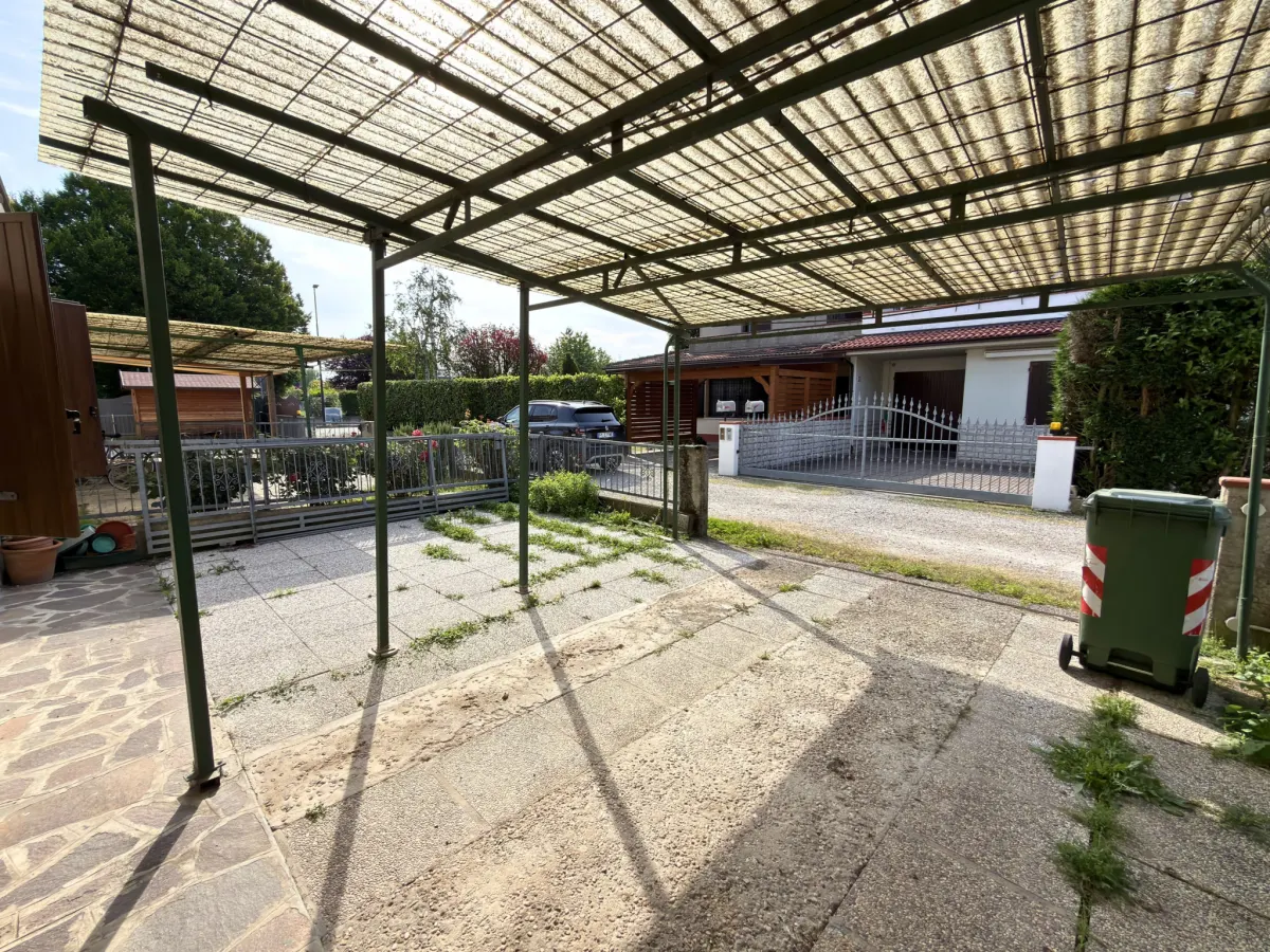 VILLA A SCHIERA CON 3 CAMERE DA LETTO · foto 23