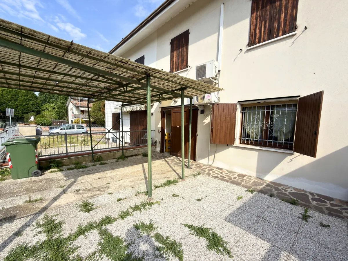 VILLA A SCHIERA CON 3 CAMERE DA LETTO · foto 25