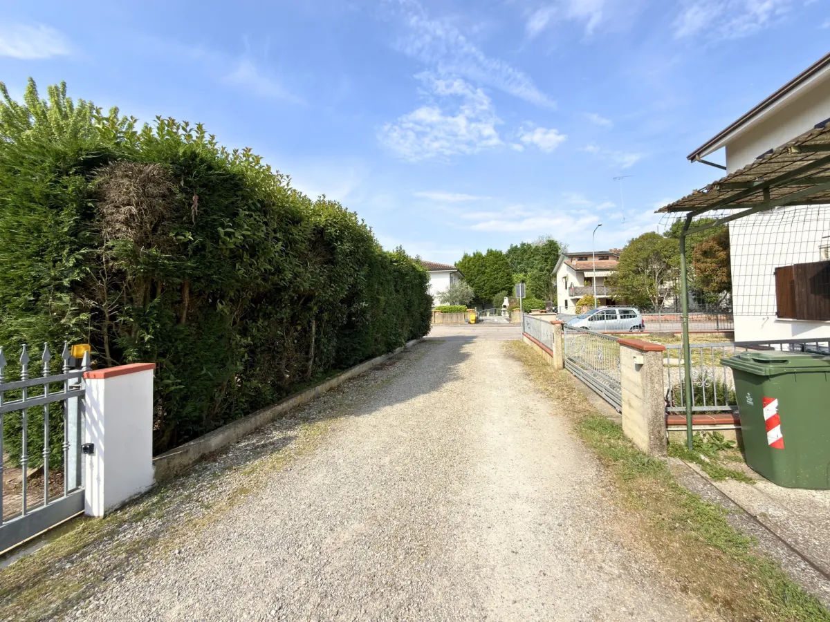 VILLA A SCHIERA CON 3 CAMERE DA LETTO · foto 28