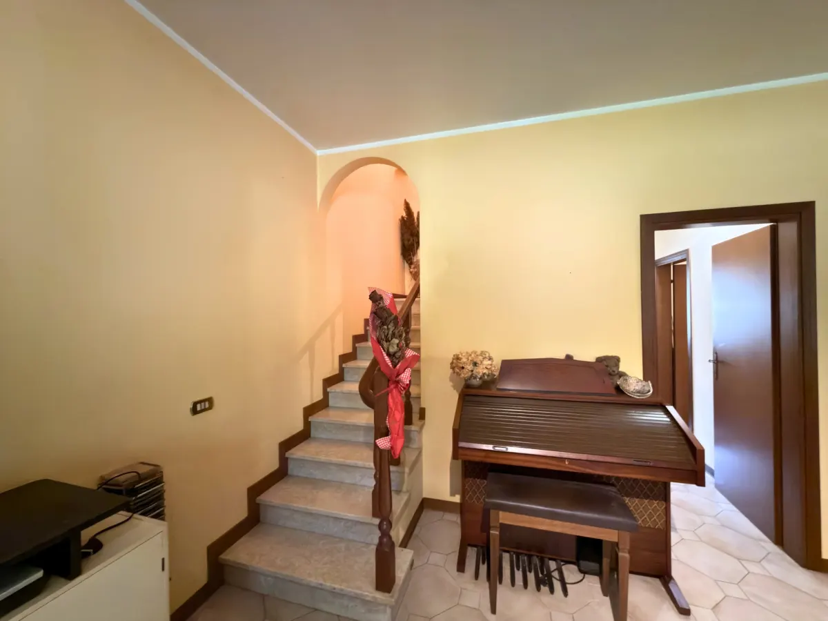 VILLA A SCHIERA CON 3 CAMERE DA LETTO · foto 30