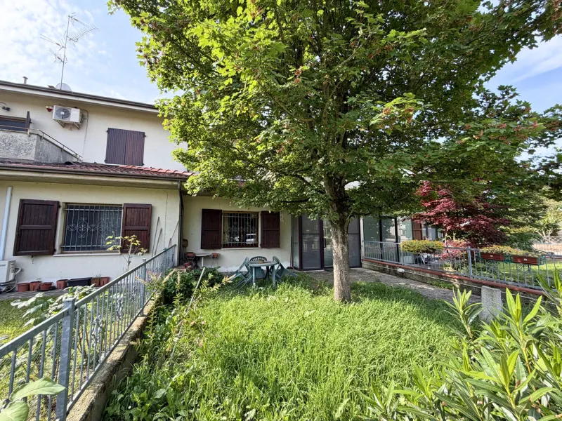 VILLA A SCHIERA CON 3 CAMERE DA LETTO · foto 5