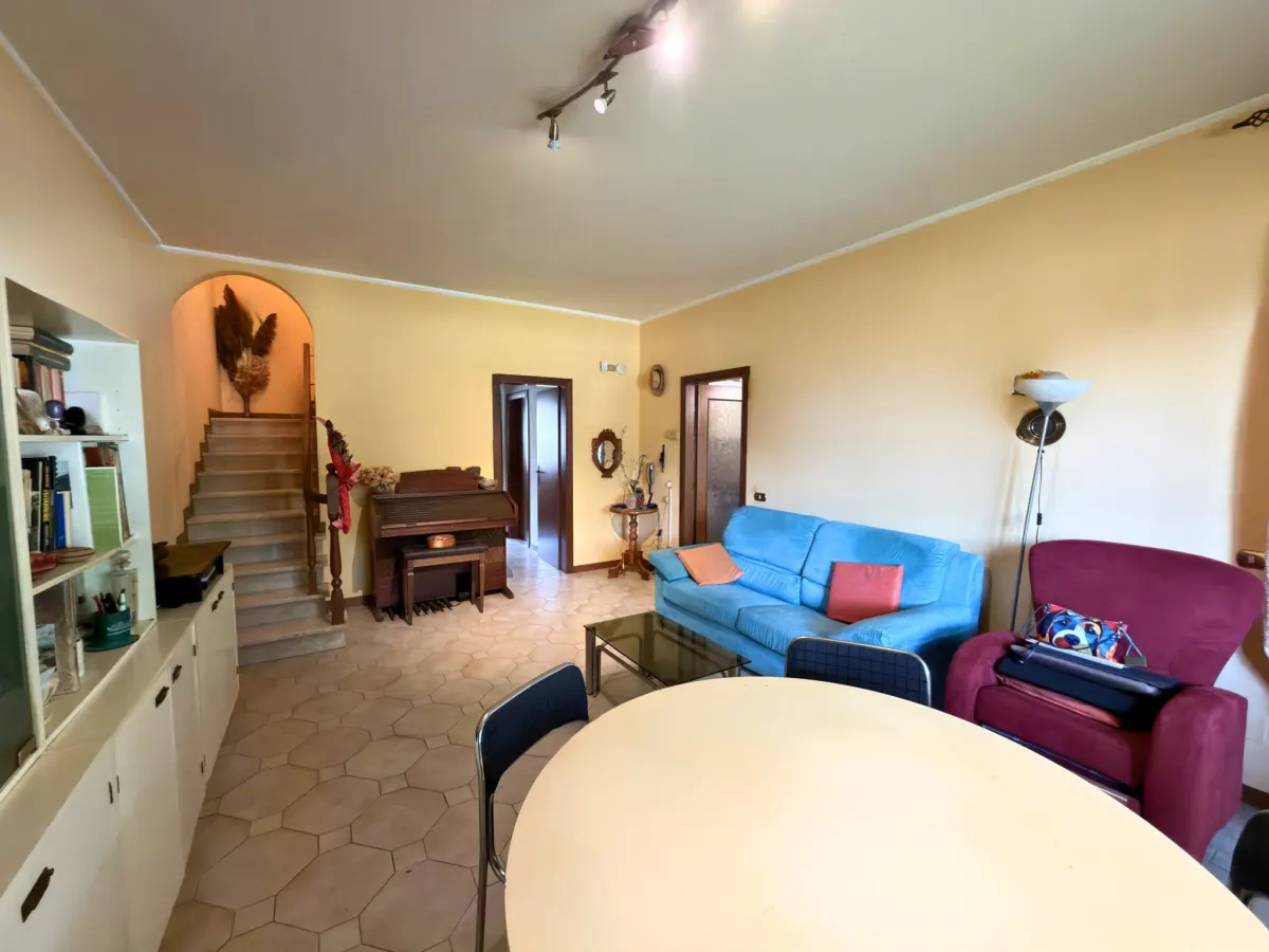 VILLA A SCHIERA CON 3 CAMERE DA LETTO · foto 47