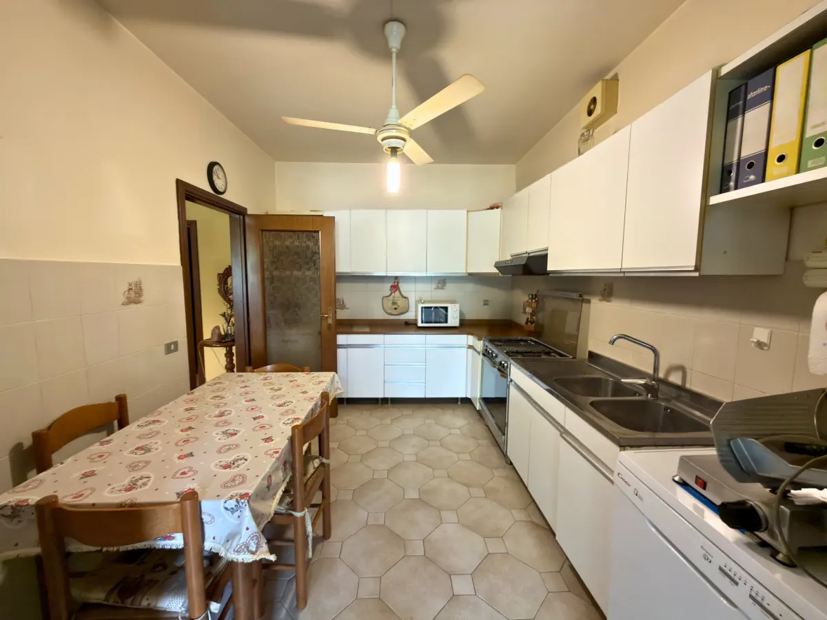 VILLA A SCHIERA CON 3 CAMERE DA LETTO · foto 9