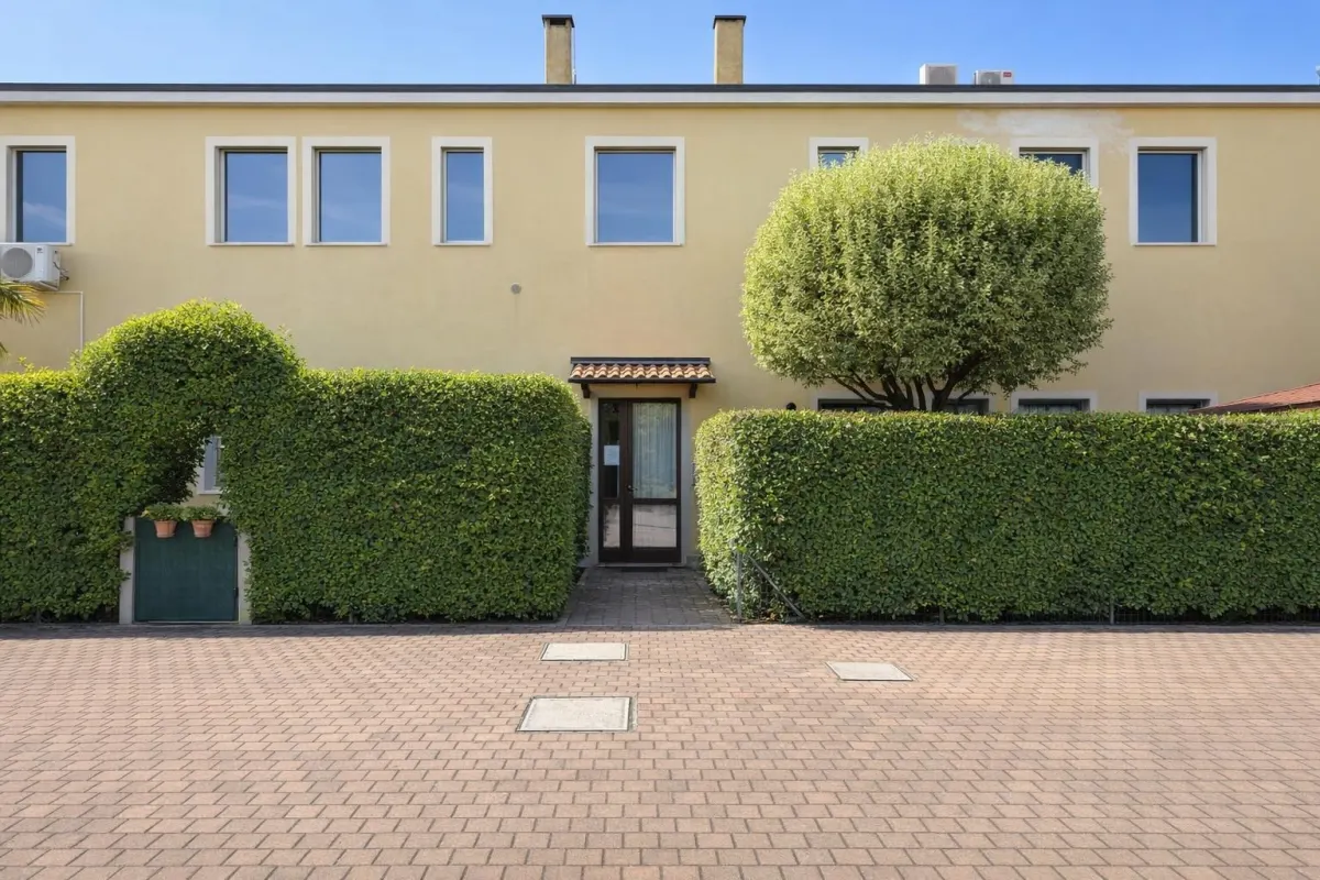 APPARTAMENTO AL PIANO TERRA CON GIARDINO PRIVATO E GARAGE · foto 33