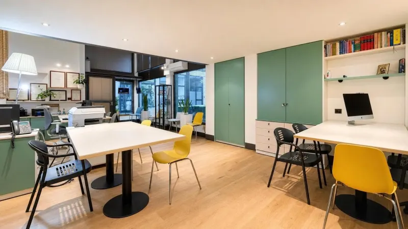 Cento – Ufficio completamente ristrutturato nel cuore della Galleria Maestri del Lavoro · foto 2