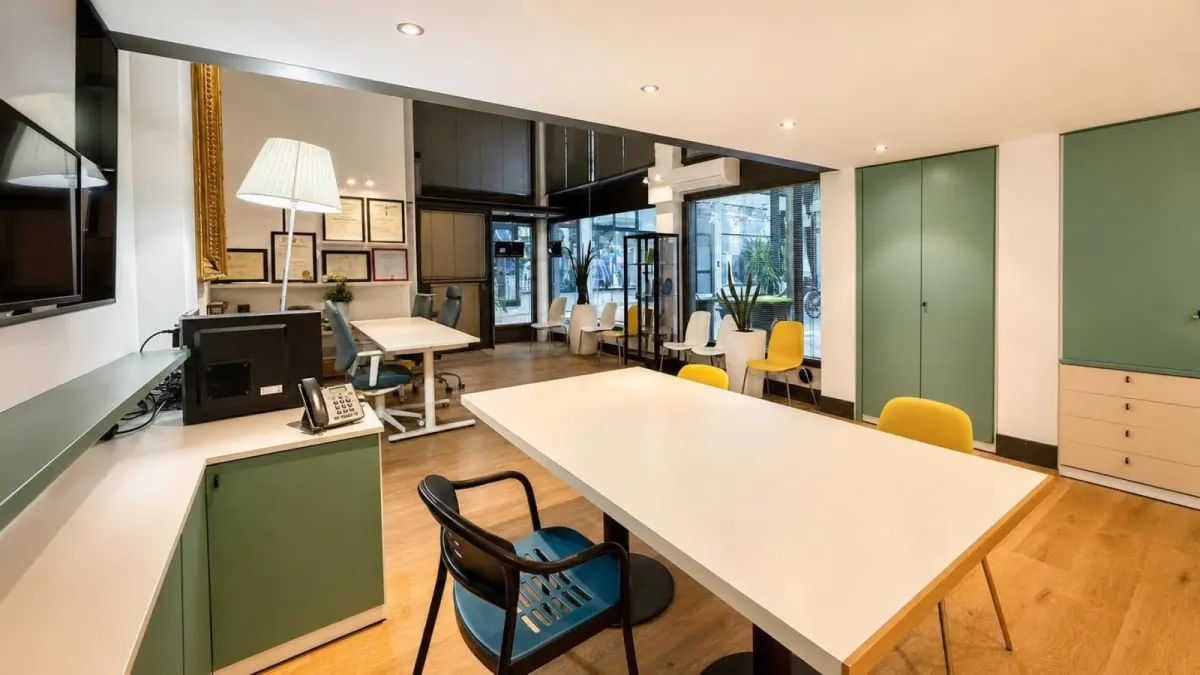 Cento – Ufficio completamente ristrutturato nel cuore della Galleria Maestri del Lavoro · foto 12