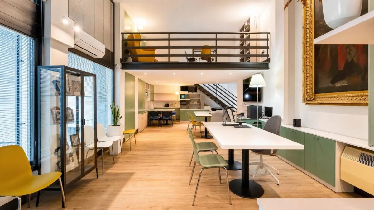 Cento – Ufficio completamente ristrutturato nel cuore della Galleria Maestri del Lavoro · foto 9