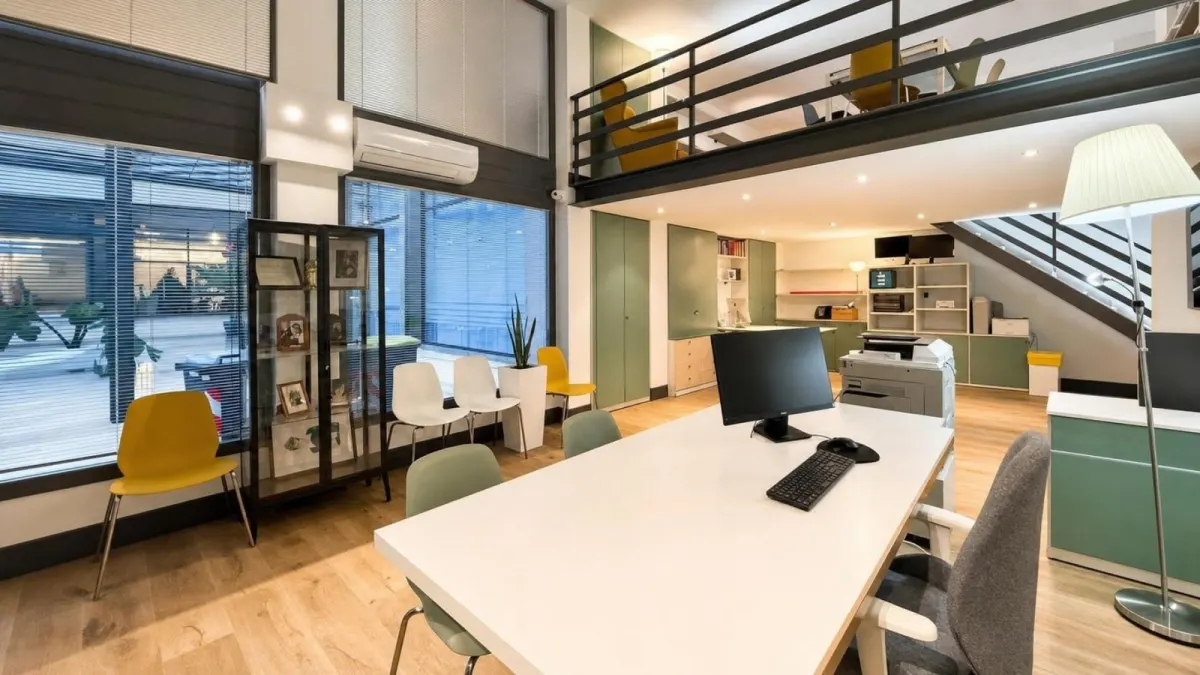 Cento – Ufficio completamente ristrutturato nel cuore della Galleria Maestri del Lavoro · foto 10