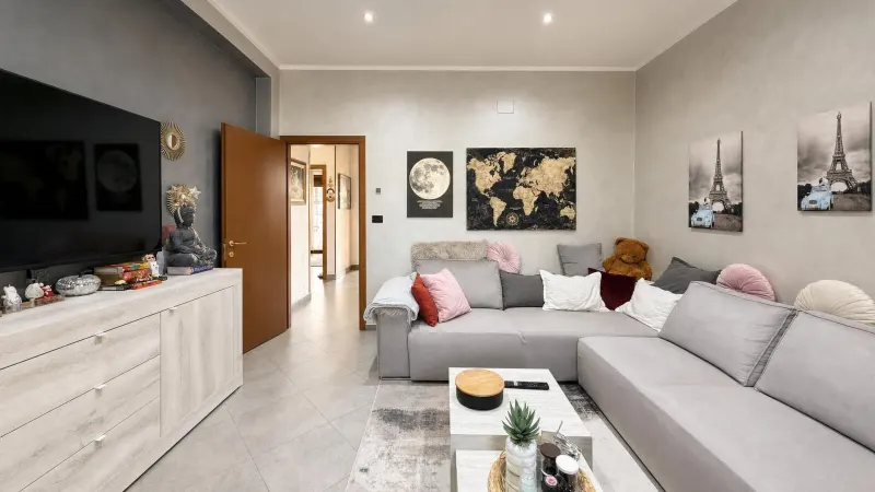 APPARTAMENTO COMPLETAMENTE RISTRUTTURATO CON DUE CAMERE MATRIMONIALI E DUE BALCONI a Bondeno