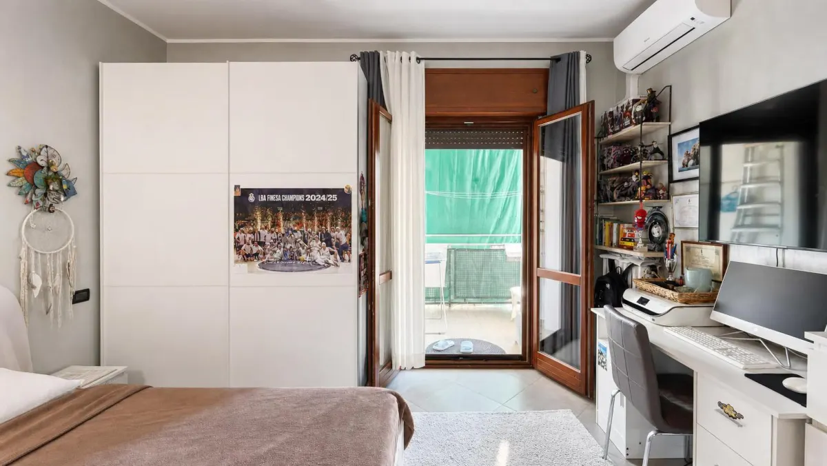 APPARTAMENTO COMPLETAMENTE RISTRUTTURATO CON DUE CAMERE MATRIMONIALI E DUE BALCONI · foto 14