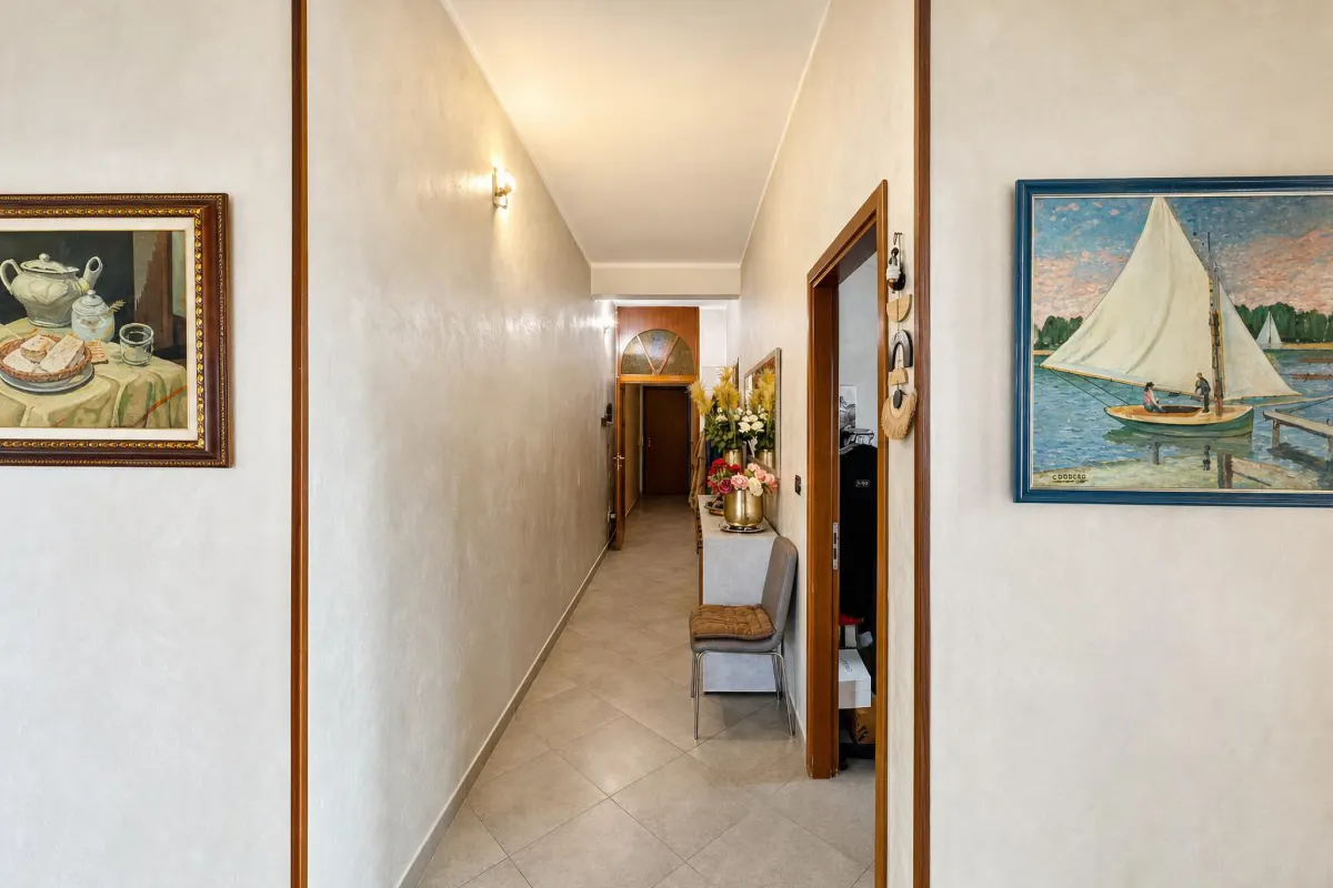 APPARTAMENTO COMPLETAMENTE RISTRUTTURATO CON DUE CAMERE MATRIMONIALI E DUE BALCONI · foto 24
