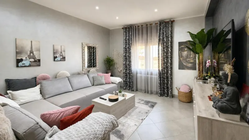 APPARTAMENTO COMPLETAMENTE RISTRUTTURATO CON DUE CAMERE MATRIMONIALI E DUE BALCONI · foto 4