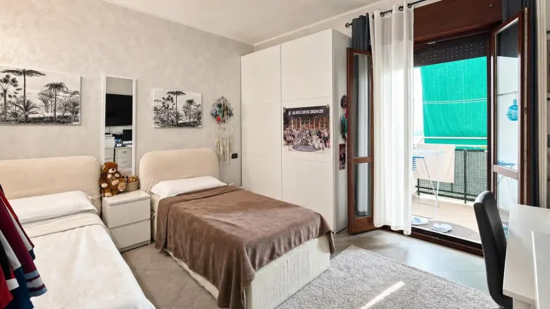 APPARTAMENTO COMPLETAMENTE RISTRUTTURATO CON DUE CAMERE MATRIMONIALI E DUE BALCONI · foto 5