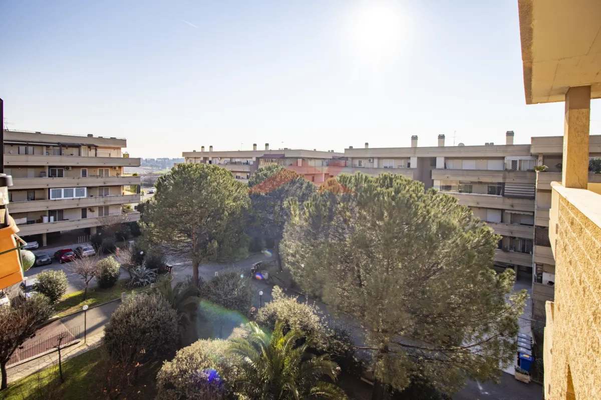 PONTE DI NONA - BILOCALE CON TERRAZZO - · foto 17