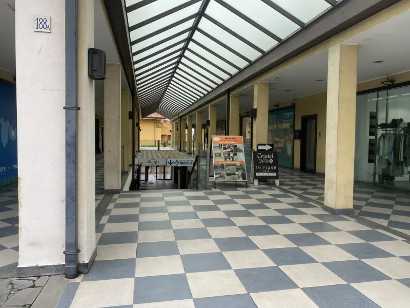Bottega 70 mq via della Regione S.G.La Punta · foto 3
