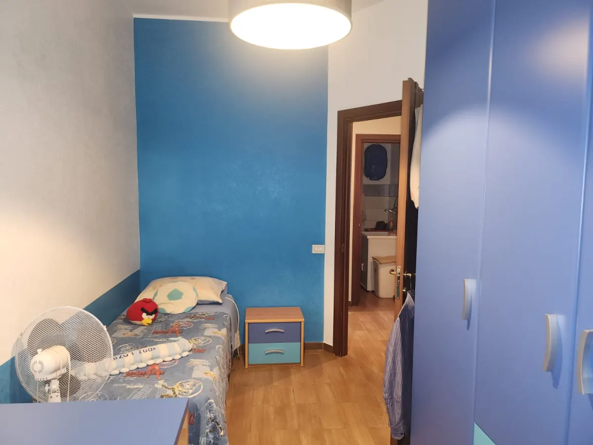Vendesi ampio e luminoso appartamento · foto 17