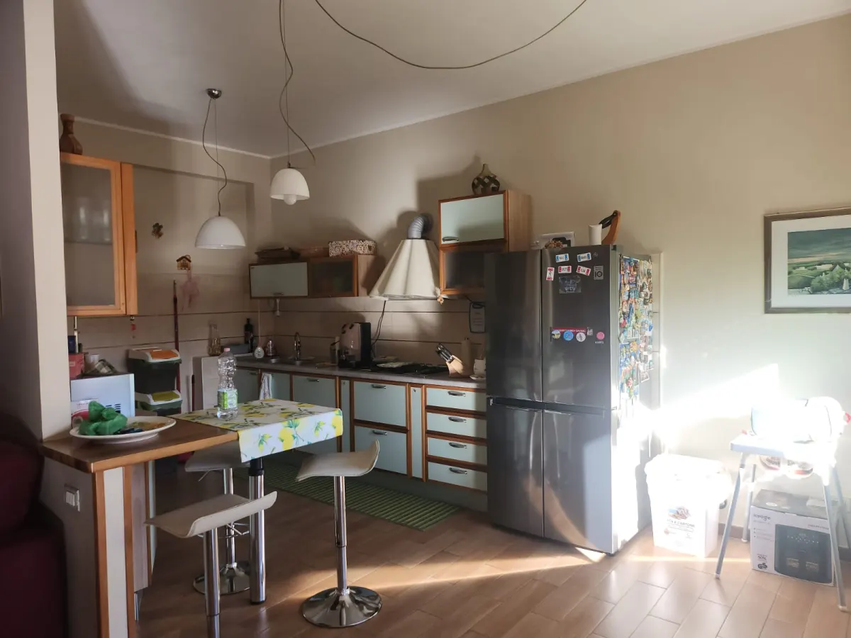 Vendesi ampio e luminoso appartamento · foto 27