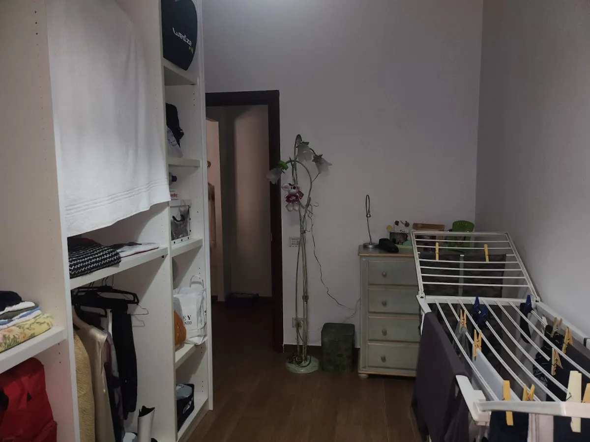 Vendesi ampio e luminoso appartamento · foto 30