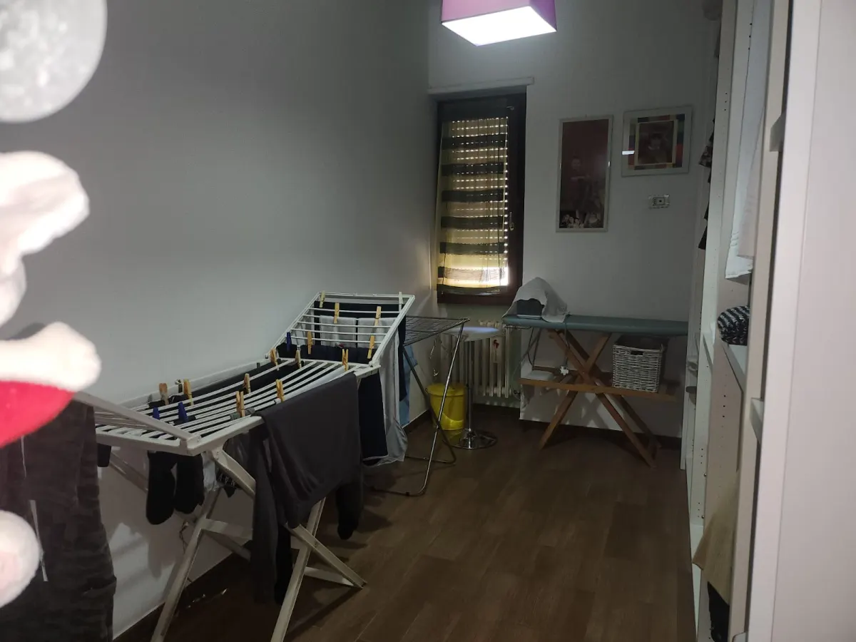 Vendesi ampio e luminoso appartamento · foto 31