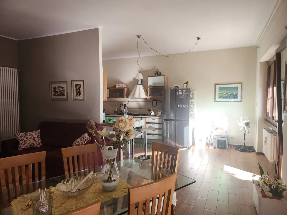 Vendesi ampio e luminoso appartamento · foto 32