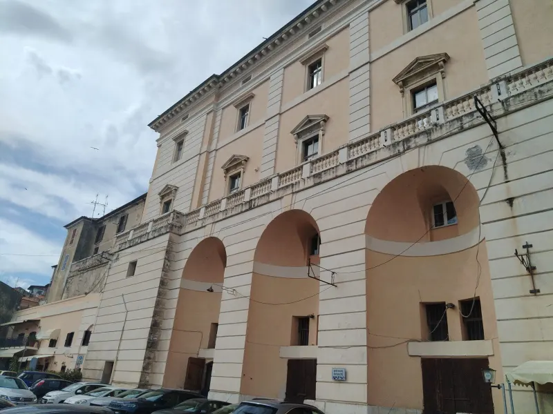 Lussuoso Appartamento Vista Mare, nello storico palazzo Braschi · foto 3