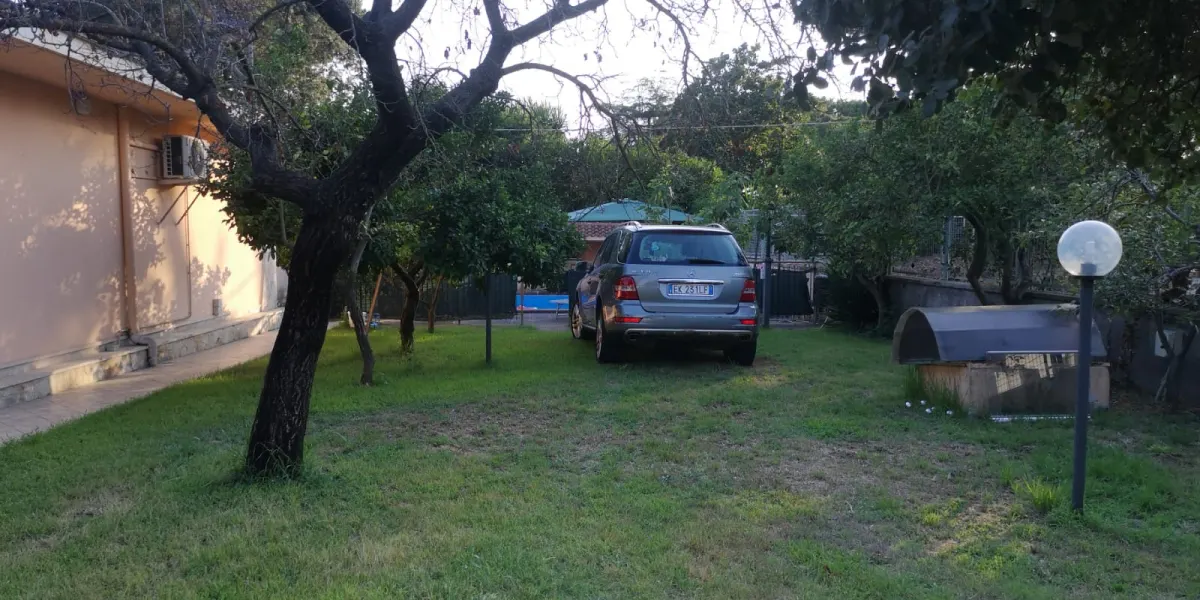 casa indipendente con piscina · foto 10