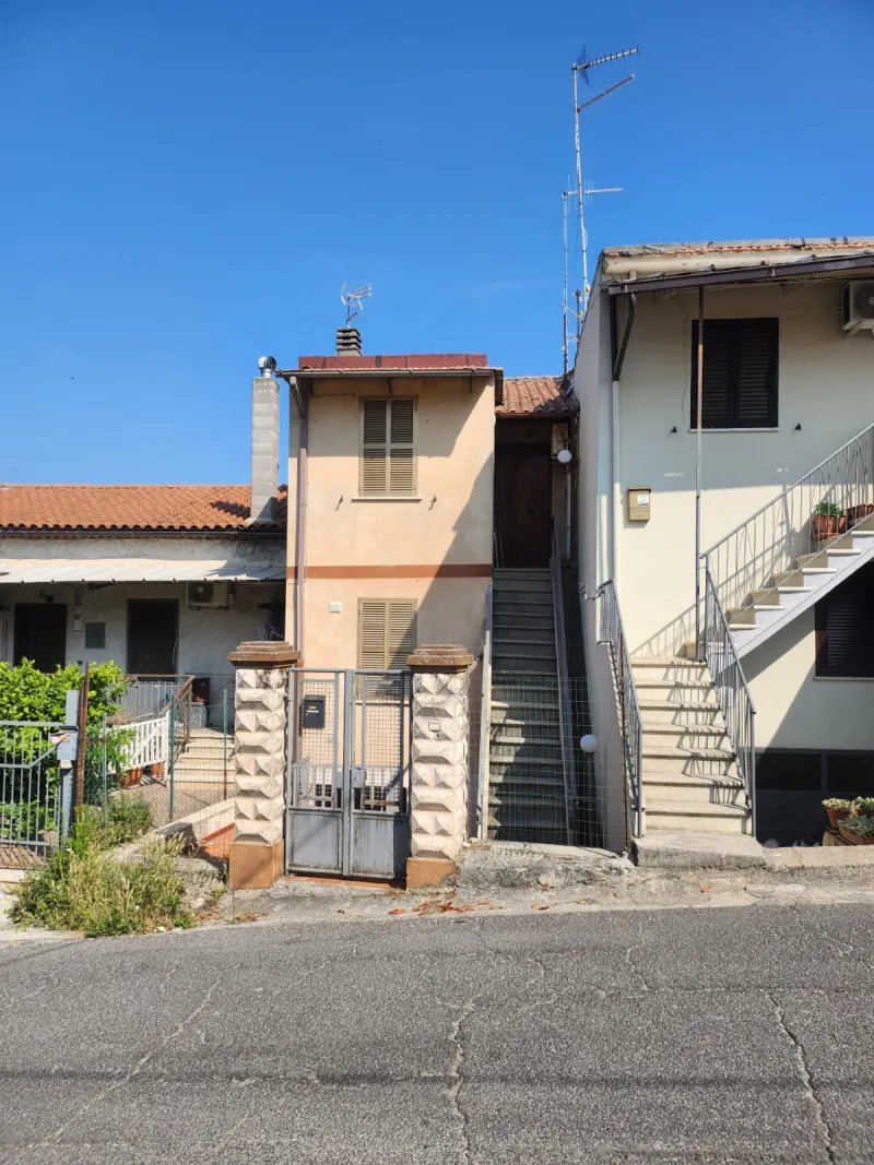 appartamento con ngresso indipendente a Ferentino