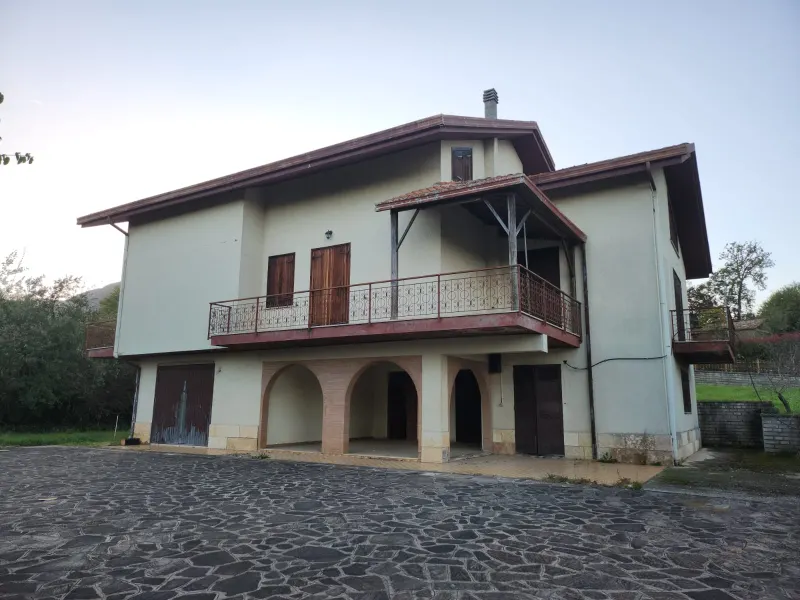 casa indipendente a Patrica