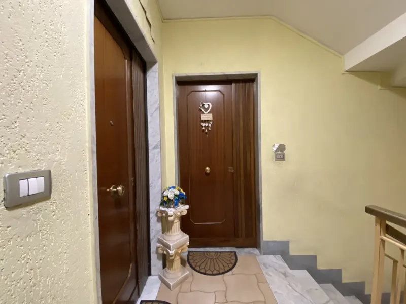 Due appartamenti attigui in vendita · foto 2