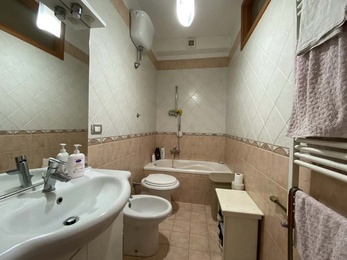 Due appartamenti attigui in vendita · foto 17