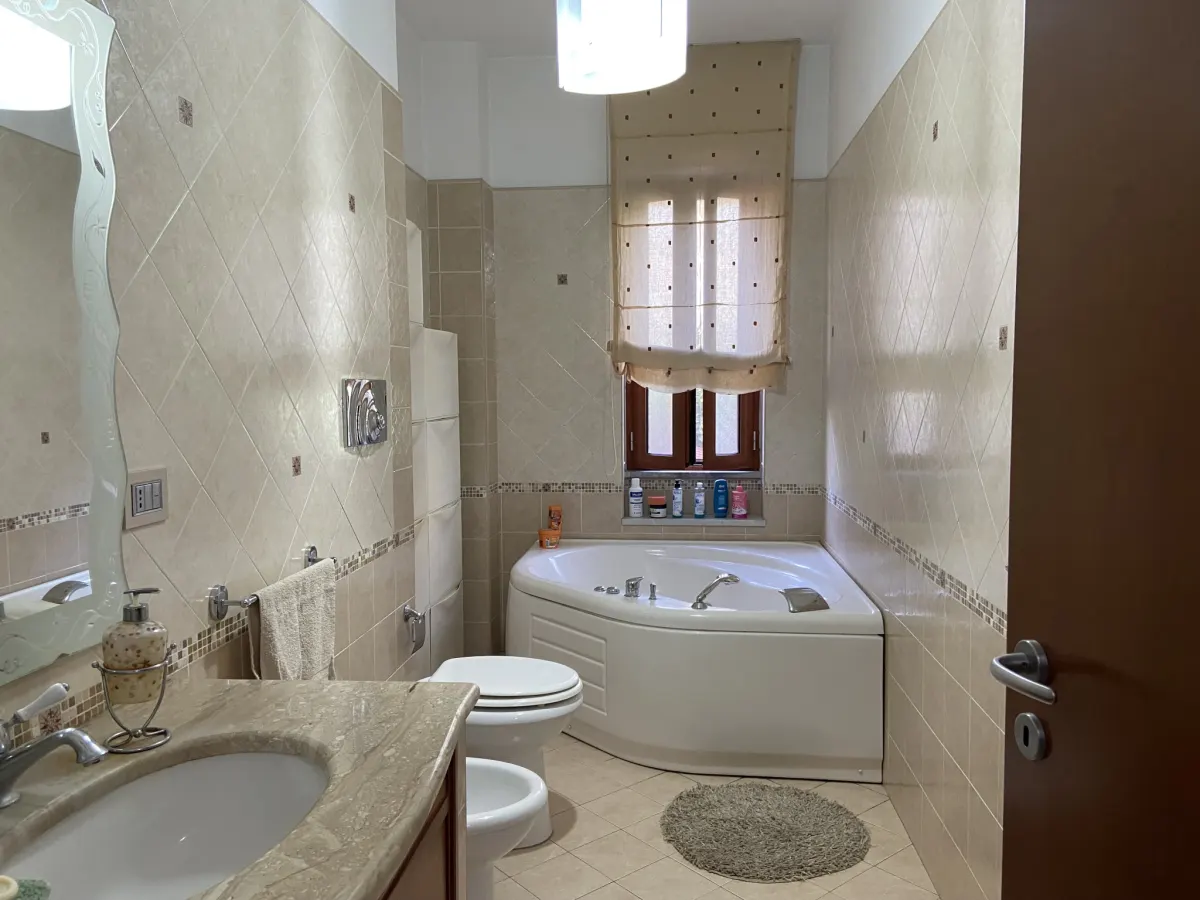 Due appartamenti attigui in vendita · foto 9