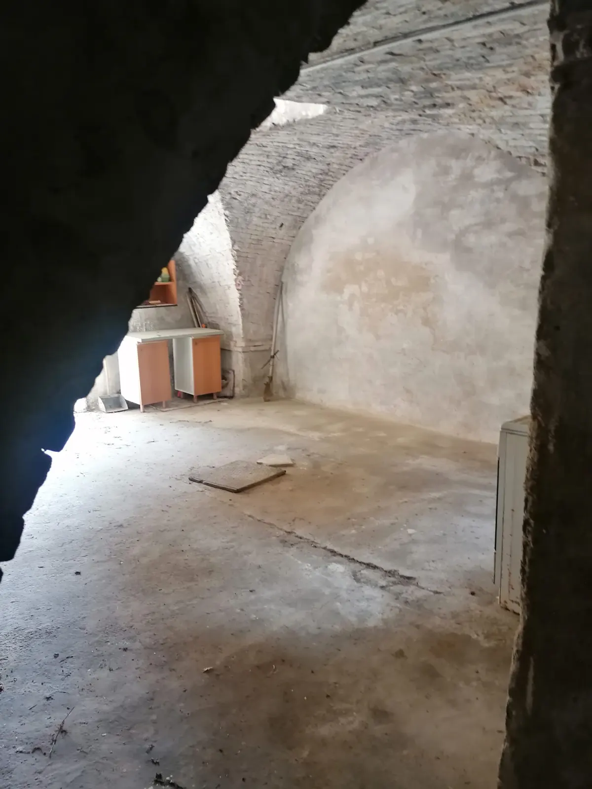 Immobile di valore storico sulle mura si Civitanova Alta. Cielo terra  su 3 livelli piu' grotta al piano sottostrada, con giardino e chiostro con pozzo · foto 11