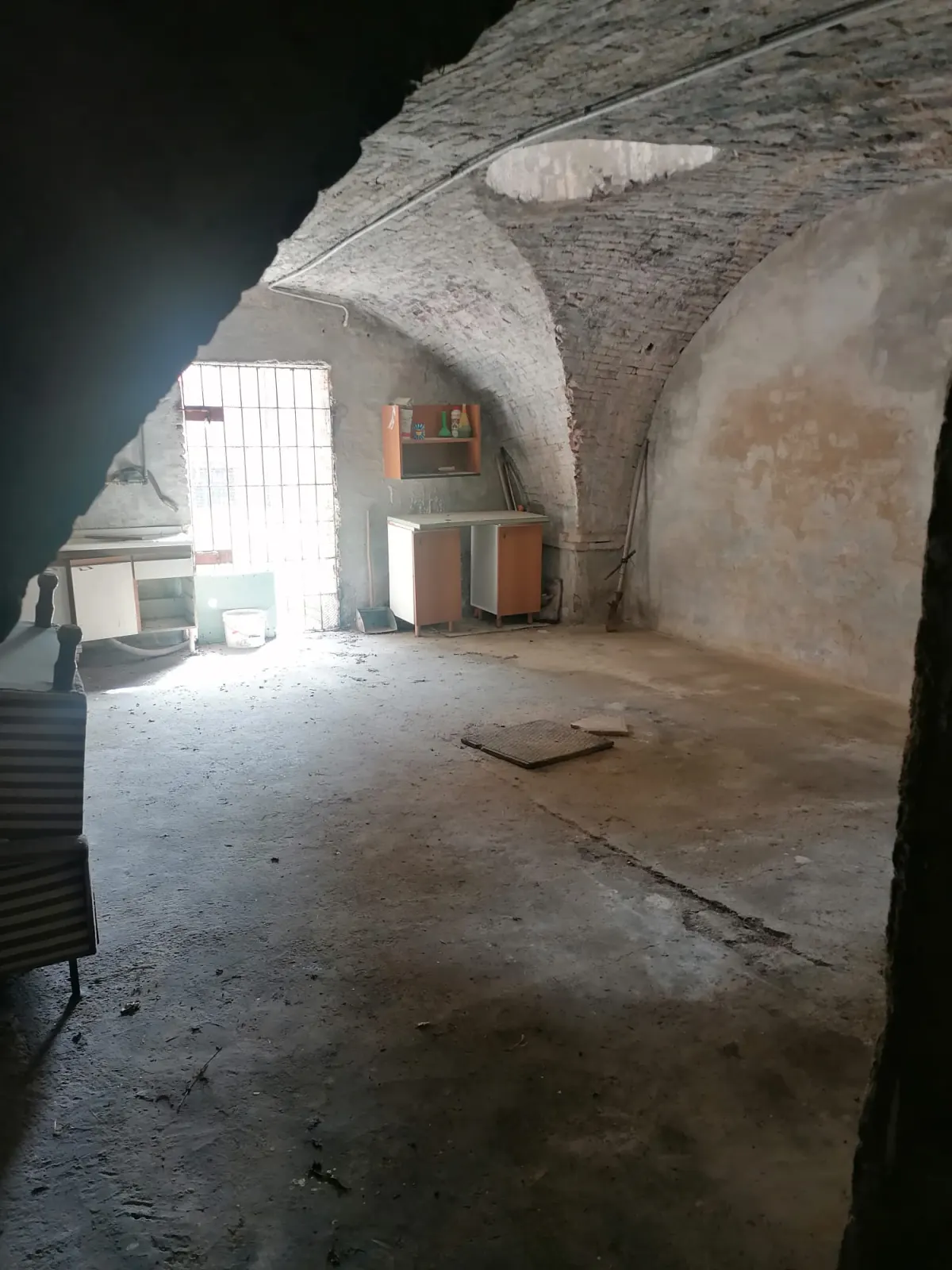Immobile di valore storico sulle mura si Civitanova Alta. Cielo terra  su 3 livelli piu' grotta al piano sottostrada, con giardino e chiostro con pozzo · foto 12