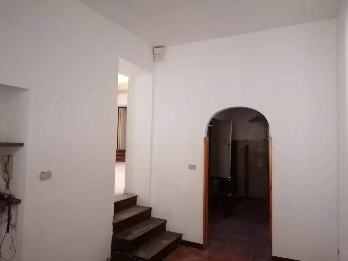 Immobile di valore storico sulle mura si Civitanova Alta. Cielo terra  su 3 livelli piu' grotta al piano sottostrada, con giardino e chiostro con pozzo · foto 16