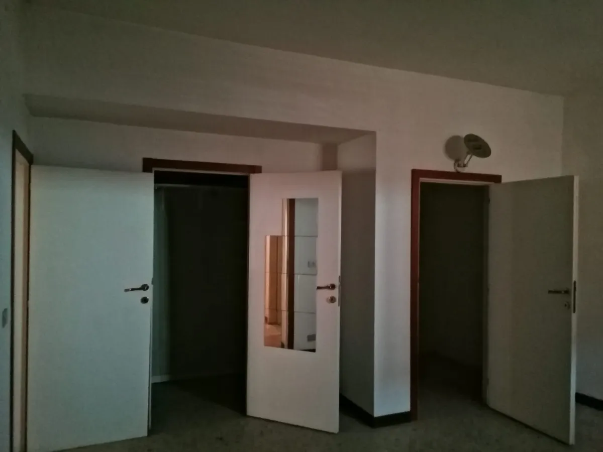 Immobile di valore storico sulle mura si Civitanova Alta. Cielo terra  su 3 livelli piu' grotta al piano sottostrada, con giardino e chiostro con pozzo · foto 17