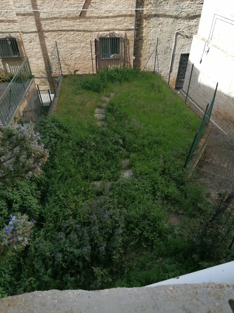 Immobile di valore storico sulle mura si Civitanova Alta. Cielo terra  su 3 livelli piu' grotta al piano sottostrada, con giardino e chiostro con pozzo · foto 5