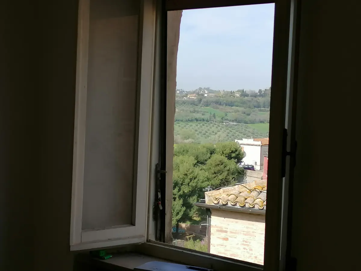 Immobile di valore storico sulle mura si Civitanova Alta. Cielo terra  su 3 livelli piu' grotta al piano sottostrada, con giardino e chiostro con pozzo · foto 7