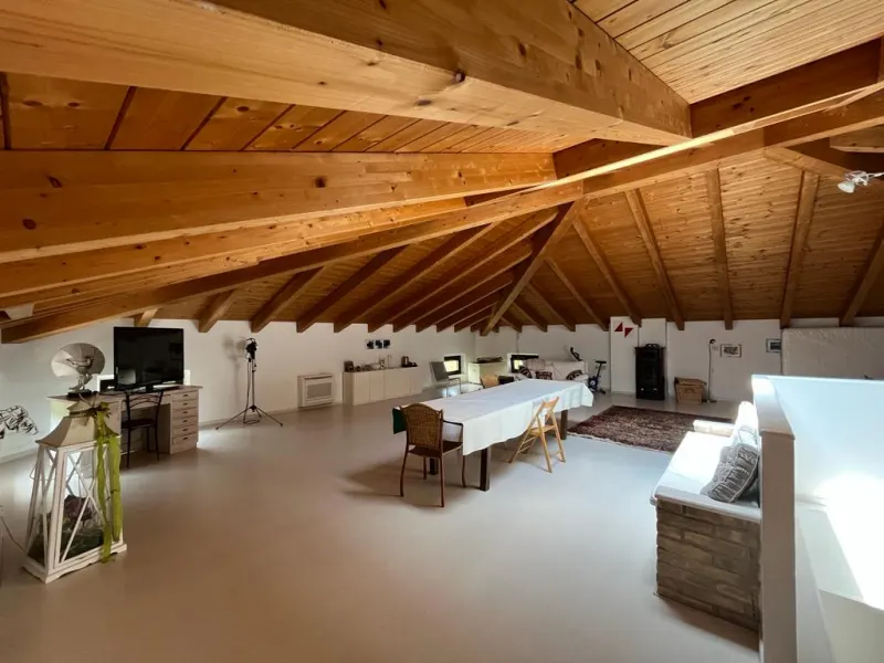 Appartamento ampia metratura completamente ristrutturato in casale marchigiano bifamigliare, immerso nel verde e a due passi da Civitanova Marche · foto 5