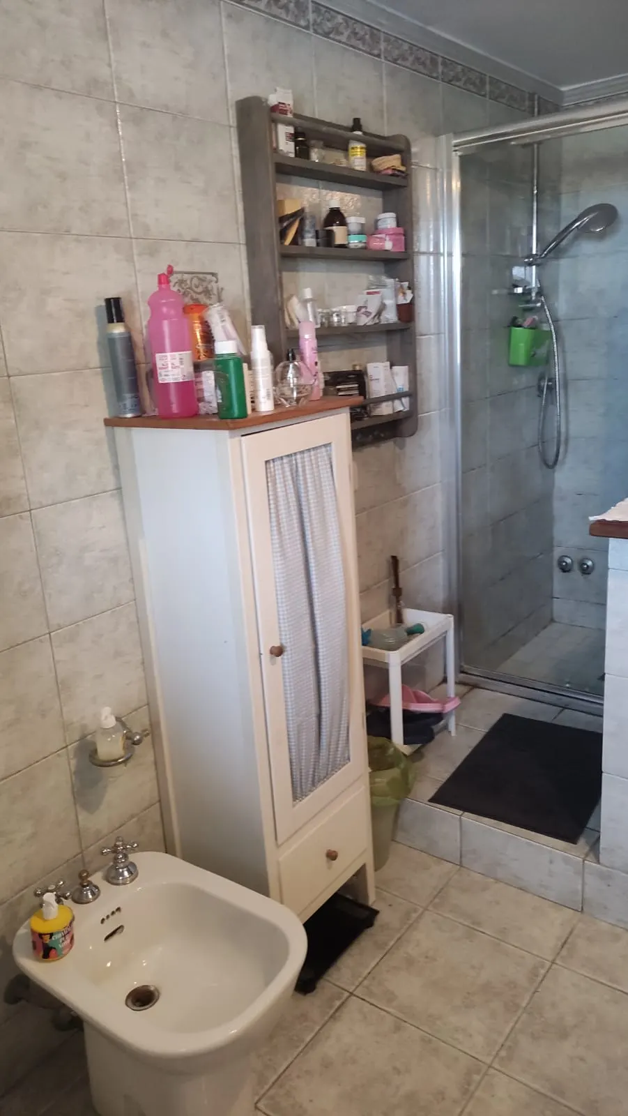Appartamento al piano terra di ampia metratura con ingresso indipendente e ampio porticato con 1900 mq. di giardino in casale marchigiano · foto 19