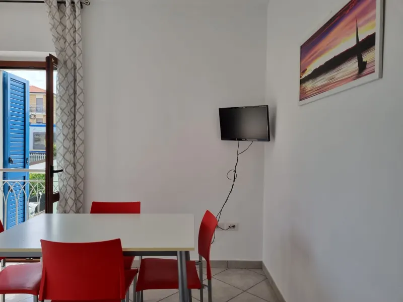 Appartamento al Mare, Nuovo e Arredato 55 Mq: Sala/Cucina,1Camera Doppia, disimpegno 1Cameretta, Bagno Finestrato. Con Posto Auto sulla Corte recintata pavimentata. · foto 2