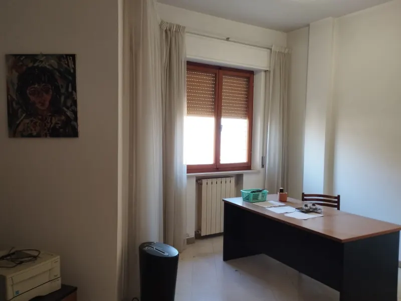 Uffici Ampi zona Centrale ben servita a Civitanova Marche