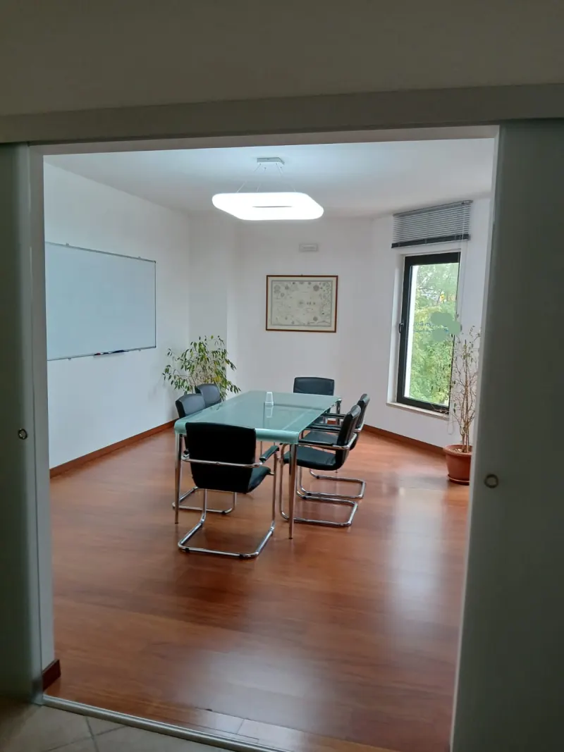 Ufficio con doppio ingresso a Civitanova Marche