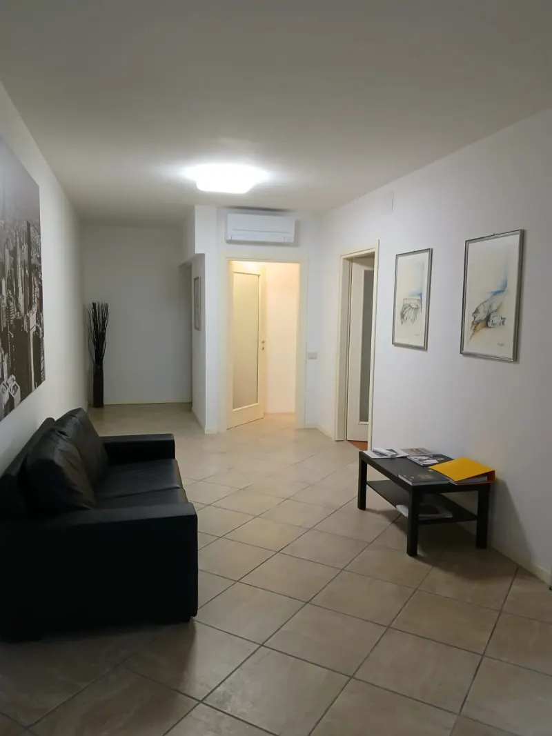 Ufficio con doppio ingresso · foto 3