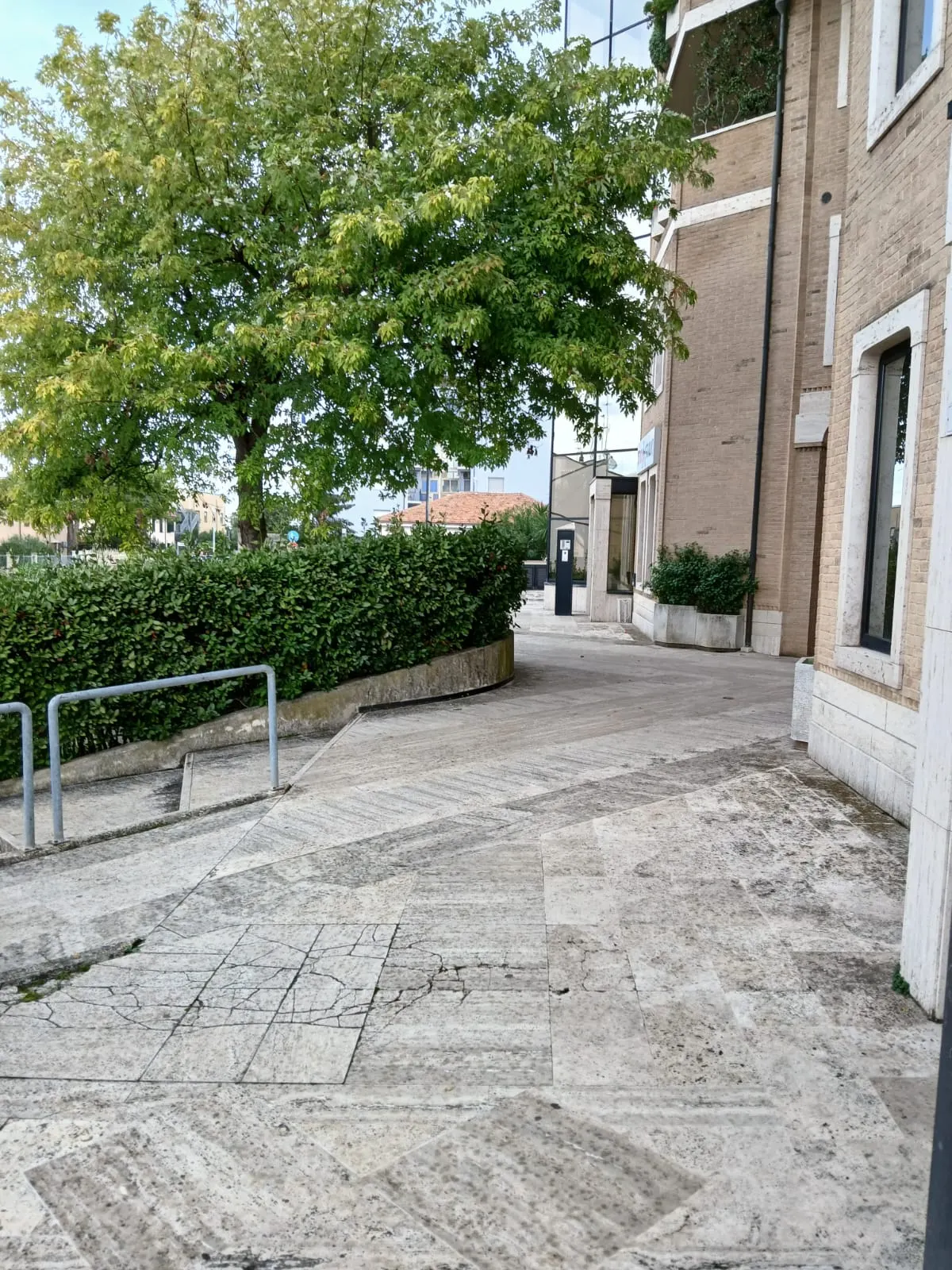 Ufficio con doppio ingresso · foto 8