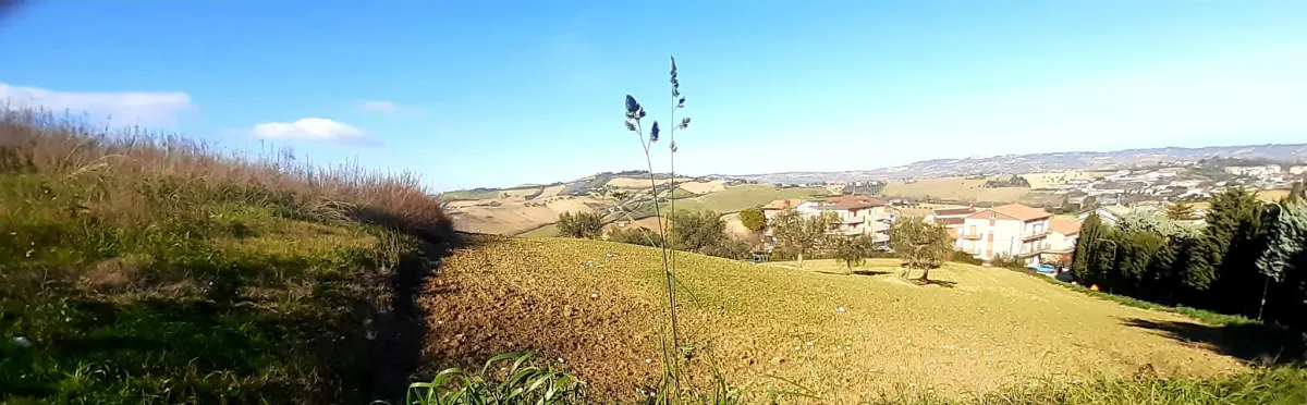 Terreno Edificabile Panoramico di 2920 Mq. Realizzabili 8760 Mc3 Destinazione: Residenziale di Completamento. Grazie alla Posizione strategica situata fra le due Aree di Viabilità Urbana ed Extraurbana, assume un' entità Polivalente · foto 7