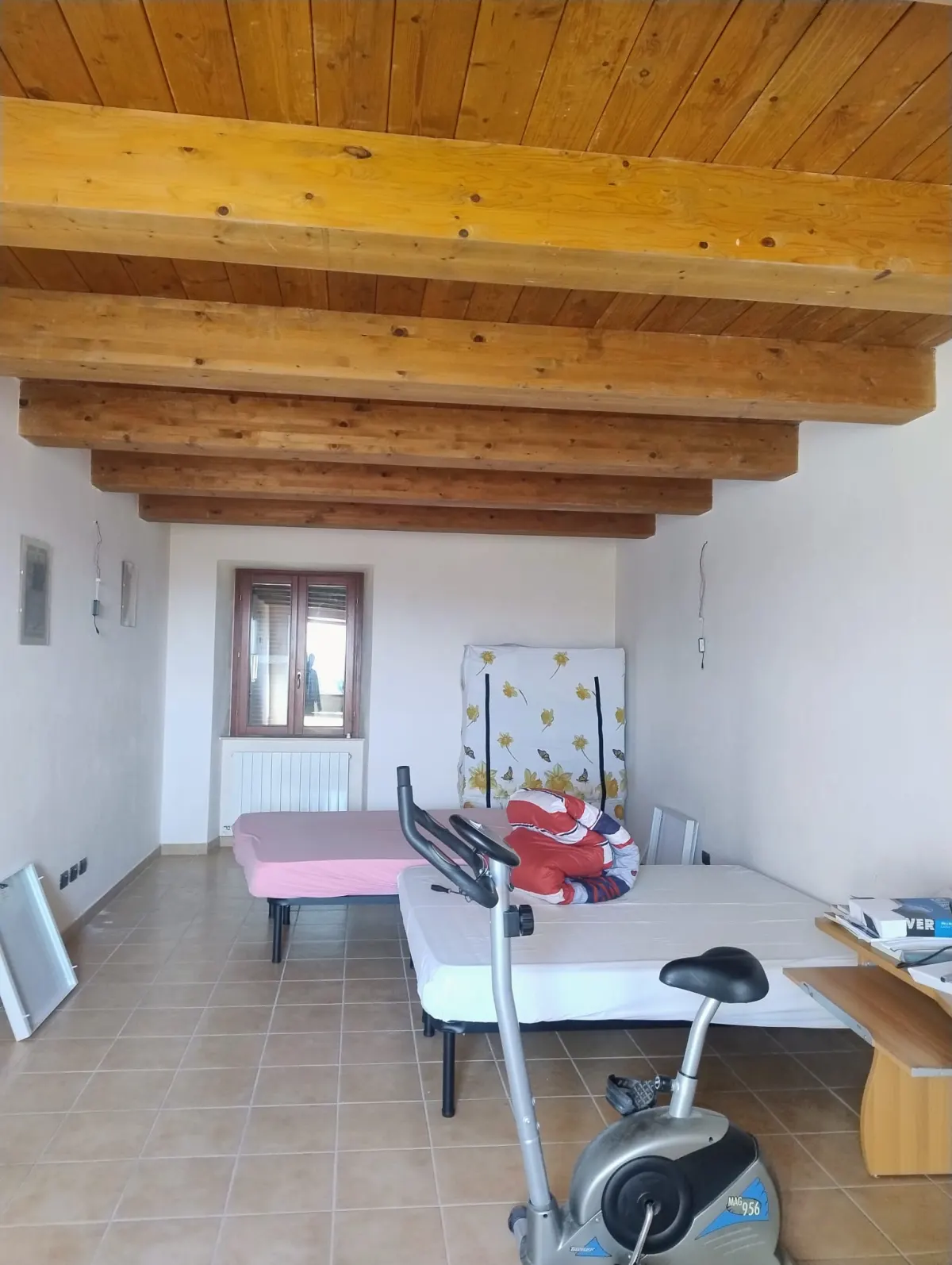 Casale di ampia metratura diviso in due unita' immobiliari piu' annesso per possibile  terza unita' immerso nel verde, in parte ristrutturato. · foto 22