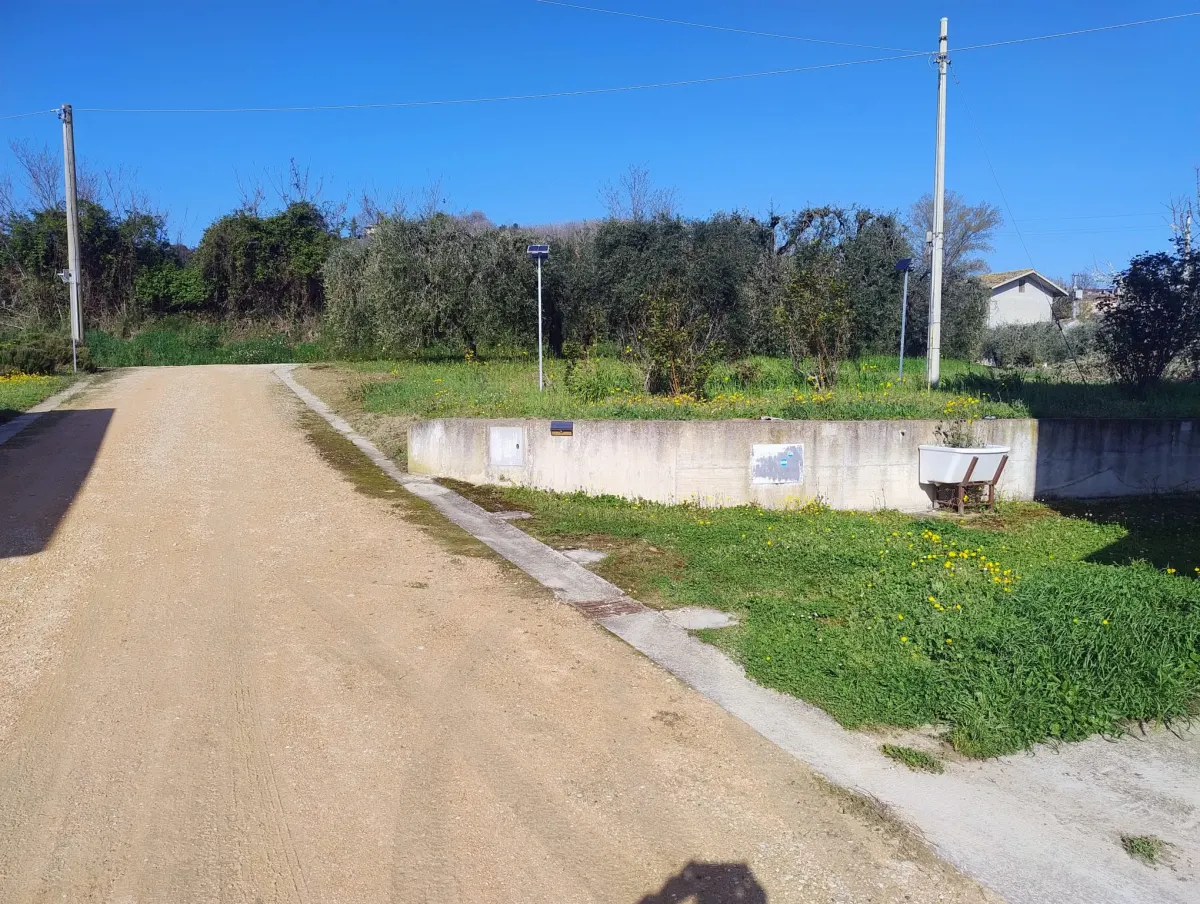 Casale di ampia metratura diviso in due unita' immobiliari piu' annesso per possibile  terza unita' immerso nel verde, in parte ristrutturato. · foto 47